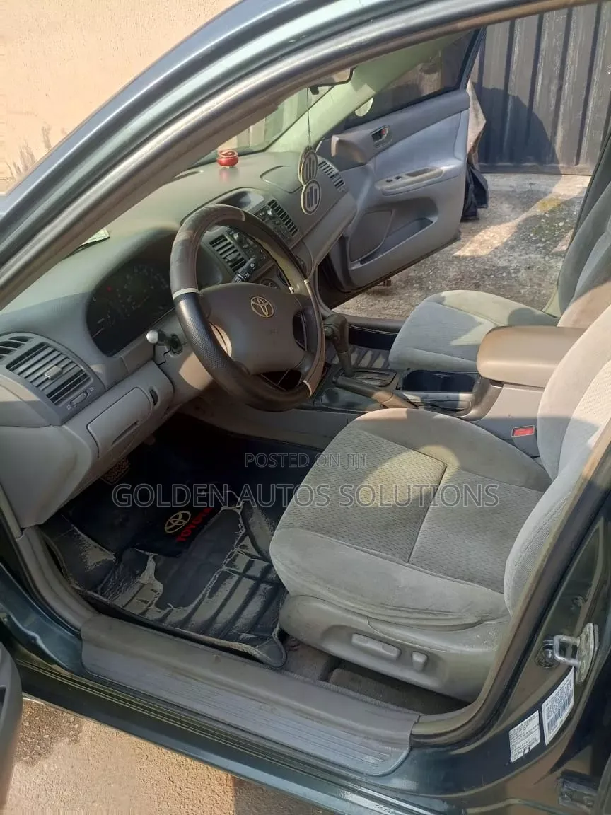 Toyota Camry 2004