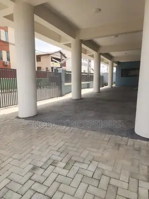 Newly Built 170sqm Open Plan Office Available