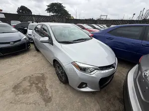 Toyota Corolla LE 4dr Sedan (1.8L 4cyl CVT) 2015 Silver