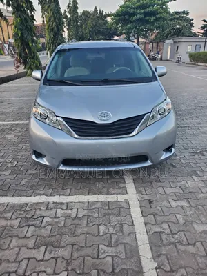 Toyota Sienna 2011 Blue