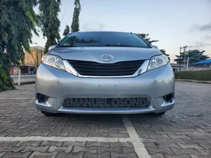 Toyota Sienna 2011 Blue