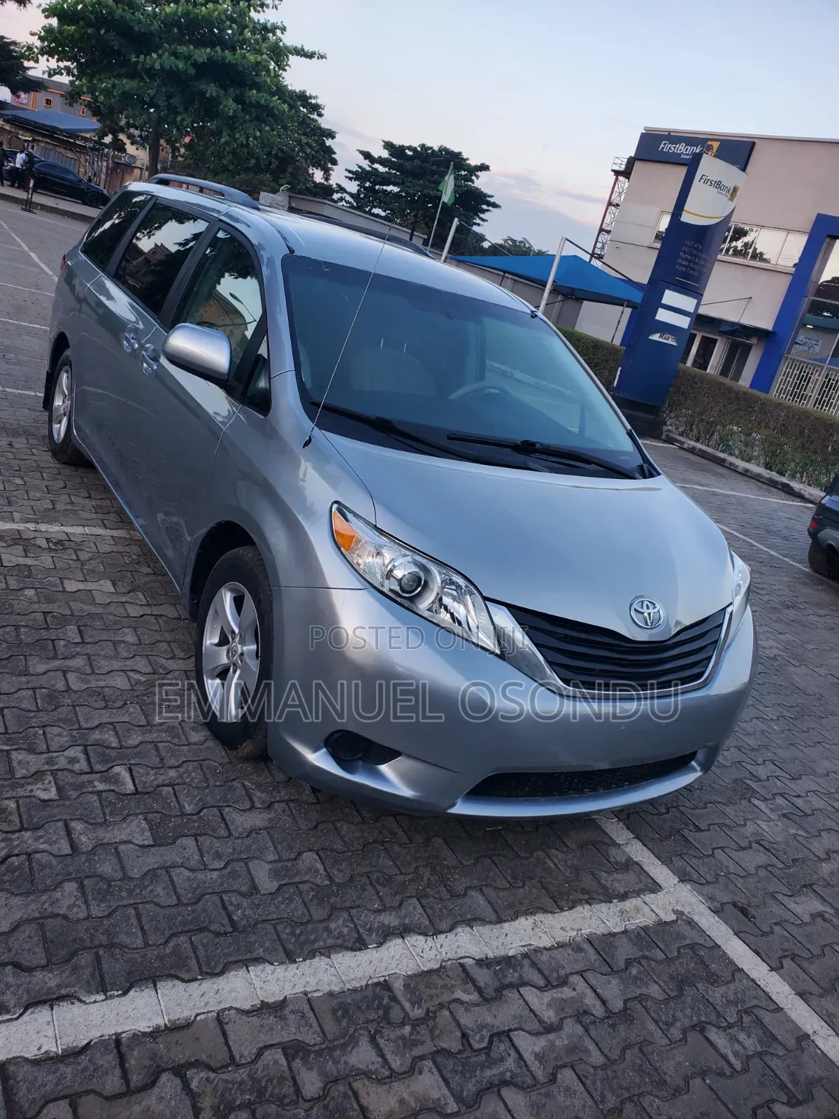 Toyota Sienna 2011 Blue