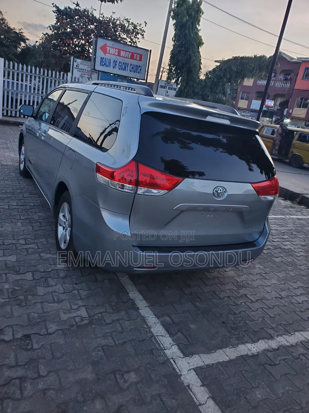 Toyota Sienna 2011 Blue
