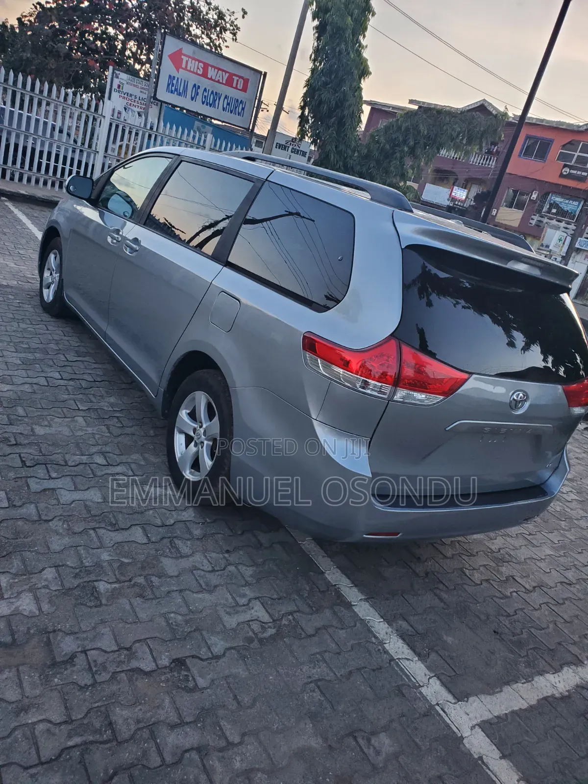 Toyota Sienna 2011 Blue