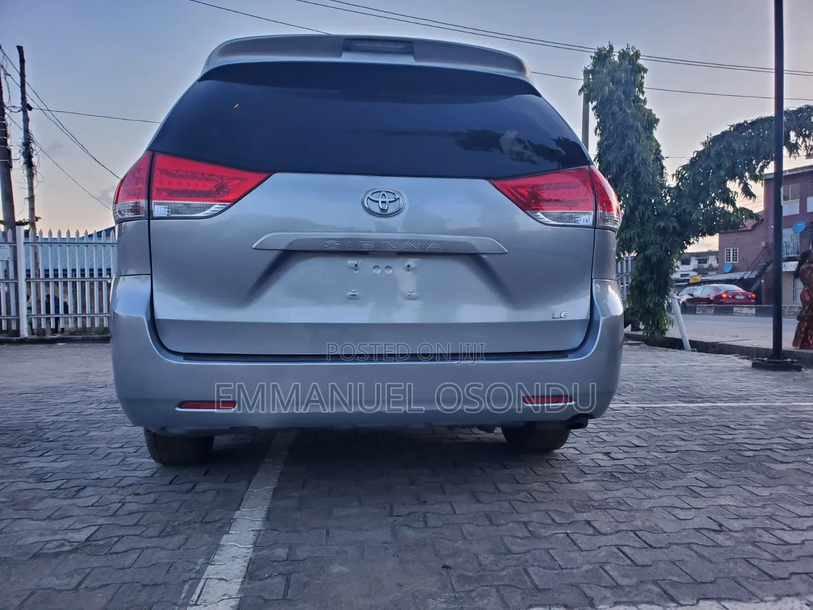 Toyota Sienna 2011 Blue