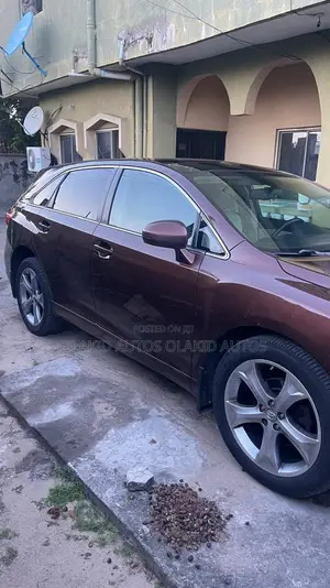 Toyota Venza V6 AWD 2012 Red