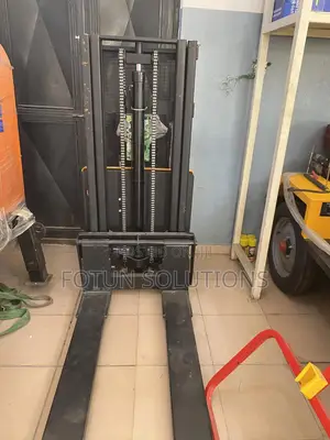 Electric Forklift 2tons by 5meters