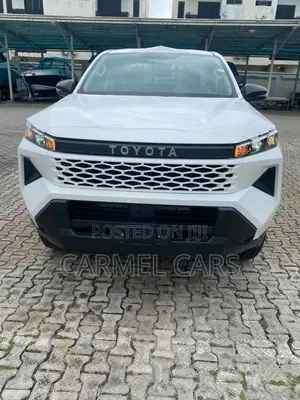 New Toyota Hilux 2026 White