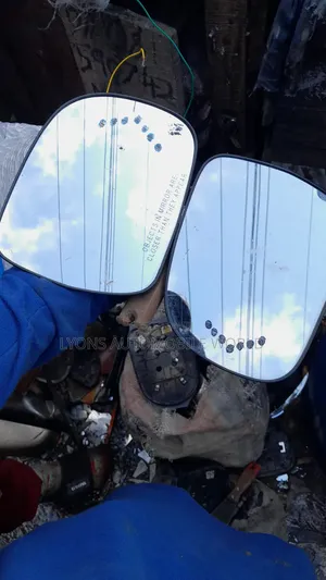 Toyota Sienna Glass 09 With Indicator Light