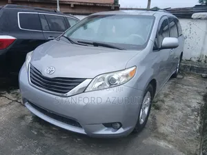 Toyota Sienna 2012 Gray