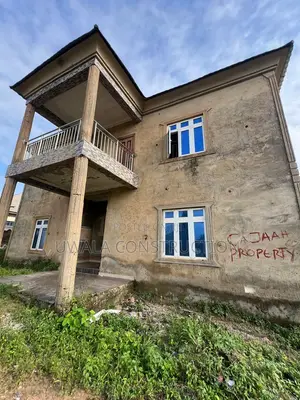 5bdrm Duplex in Orozo for sale