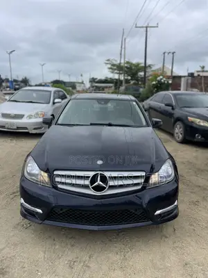 Mercedes-Benz C300 2013 Blue