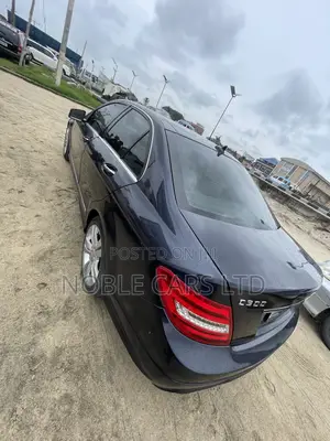 Mercedes-Benz C300 2013 Blue