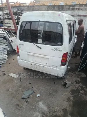 Suzuki Every 2005 White