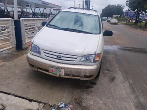 Toyota Sienna 2002 White