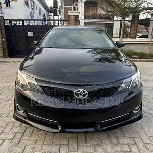 Toyota Camry SE 4dr Sedan (2.5L 4cyl 6A) 2014 Black