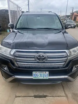 Toyota Land Cruiser 5.7 V8 2011 Black