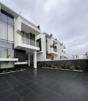 5bdrm Duplex in Ologolo for sale