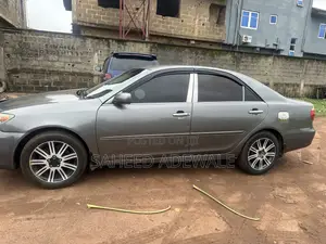 Toyota Camry 2006 Gray