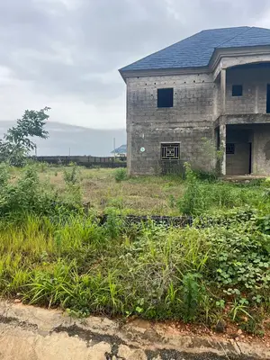 5bdrm Duplex in Orozo for sale
