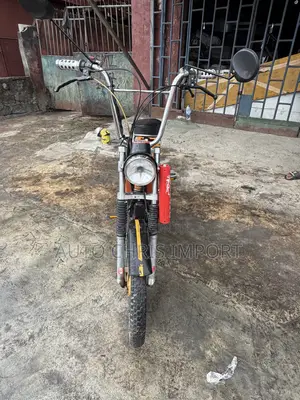 Motorcycle 1988 Orange