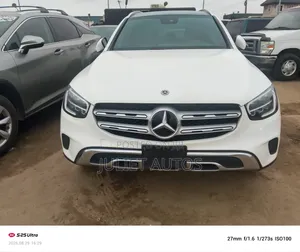 Mercedes-Benz C300 2023 White