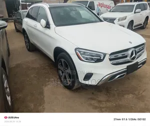 Mercedes-Benz C300 2023 White