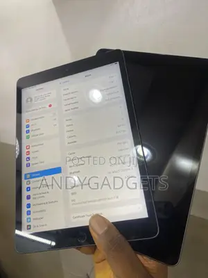 Apple iPad 10.2 (2021) 64 GB Gray
