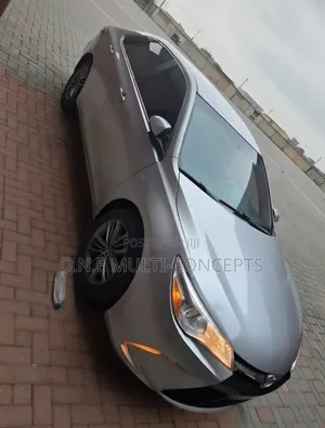 Toyota Camry SE 4dr Sedan (2.5L 4cyl 6A) 2015 Silver