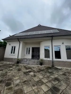 3bdrm Bungalow in Eliparawon Off Ada, Rumueprikom for sale