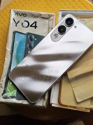 Vivo Y04 64 GB Gold