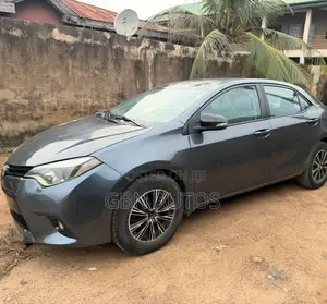 Toyota Corolla LE 4dr Sedan (1.8L 4cyl CVT) 2015 Gray