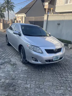 Toyota Corolla LE 4dr Sedan (1.8L 4 cyl 4A) 2009 Silver