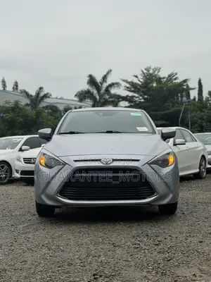 Toyota Yaris 2019 Silver