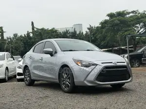 Toyota Yaris 2019 Silver