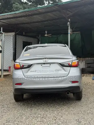 Toyota Yaris 2019 Silver