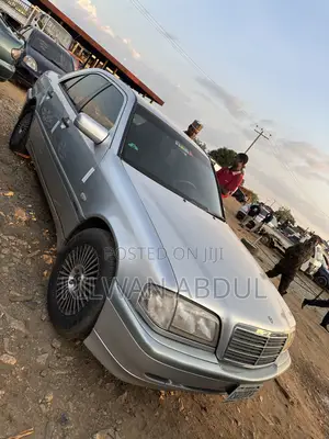 Mercedes-Benz 230E 2002 Silver