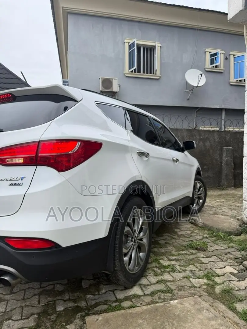 Hyundai Santa Fe 2015 White