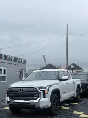 Toyota Tundra Limited 2022 White