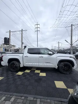 Toyota Tundra Limited 2022 White