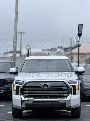 Toyota Tundra Limited 2022 White