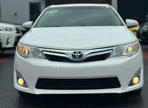 Toyota Camry XLE 4dr Sedan (3.5L 6cyl 6A) 2014 White
