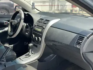 Toyota Corolla LE 4dr Sedan (1.8L 4cyl 4A) 2012 Blue