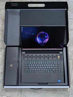 Laptop Alienware M16 R1 32GB Intel Core i7 SSD 1T
