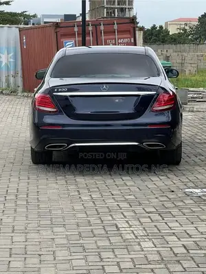 Mercedes-Benz E300 4Matic AWD Sedan (2.0L 4cyl 9A) 2017 Blue