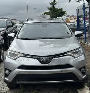 Toyota RAV4 XLE AWD (2.5L 4cyl 6A) 2016 Silver