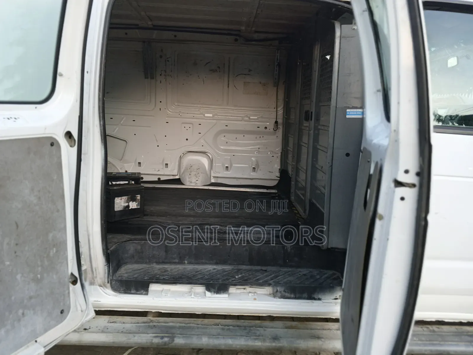 Ford E350 2014 White