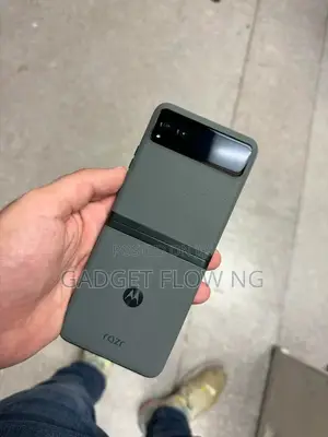 Motorola Razr (2023) 128 GB Green