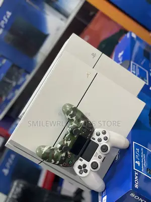 PS4 Standard With 2 Pads Plus Games White