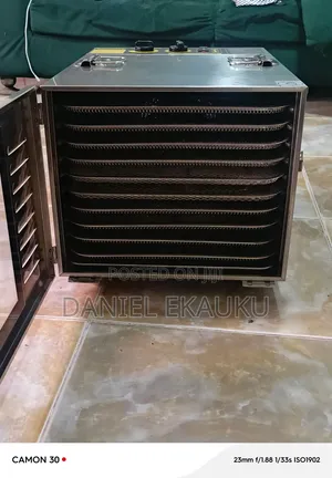Dehydrator